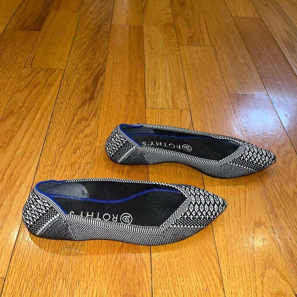 RARE Retired Rothy's The Point Python Flats- size 7.5 - Picture 4 of 6